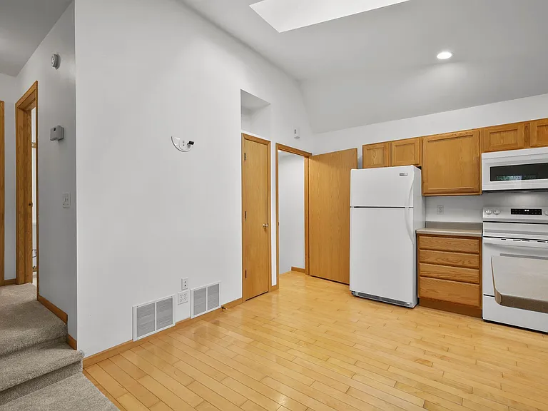1652 Washington St — Photo 20