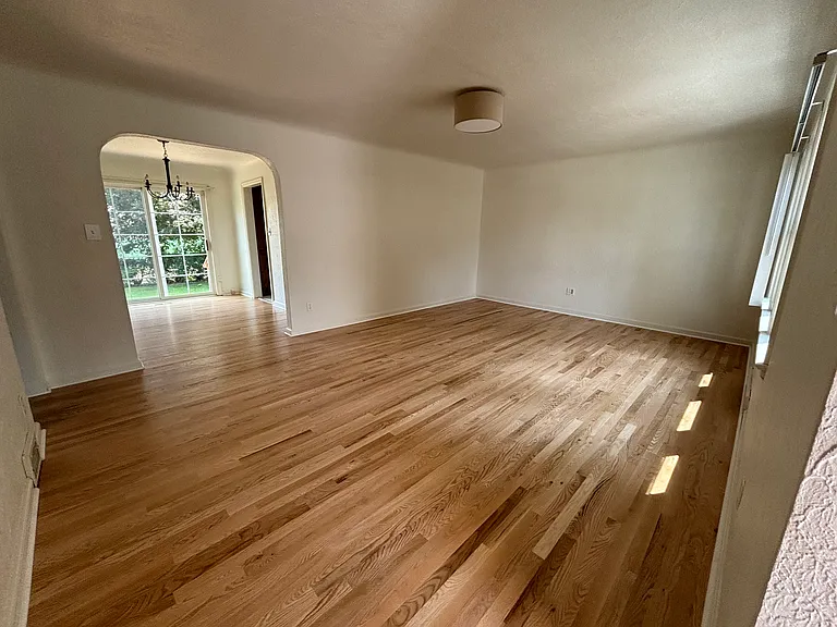 2327 Spruce St — Photo 25