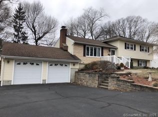 107 Fairview St, Milford, CT 06460