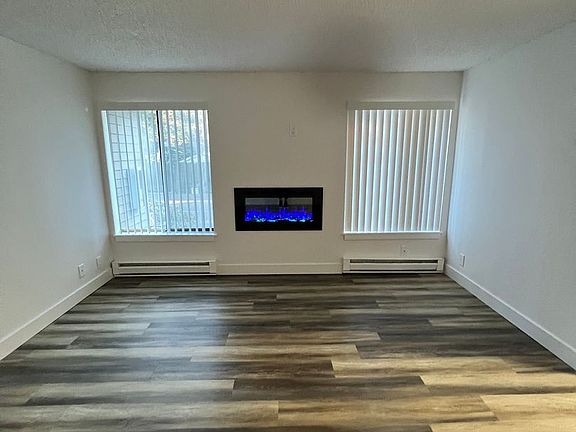 5th image of 5623-5625 186th Pl SW #1