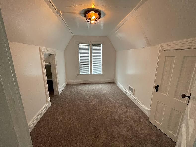 1st image of 430 Avenue E APT 4