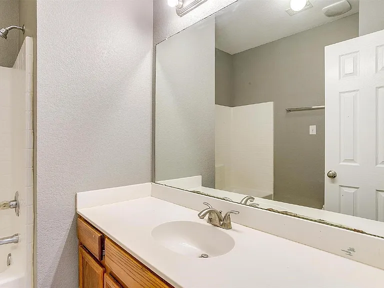 812 Walnut St — Photo 10