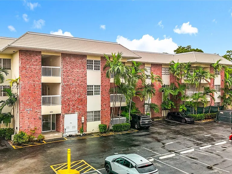 2424 SE 17th Cswy #312B — Photo 42