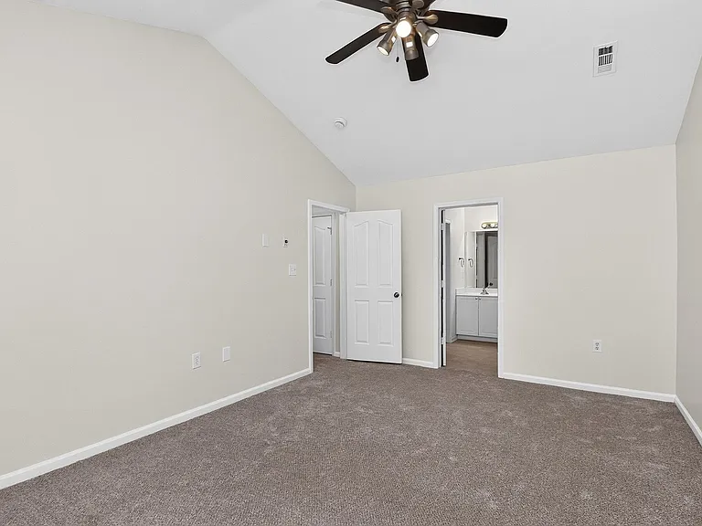 3928 Glory St — Photo 8