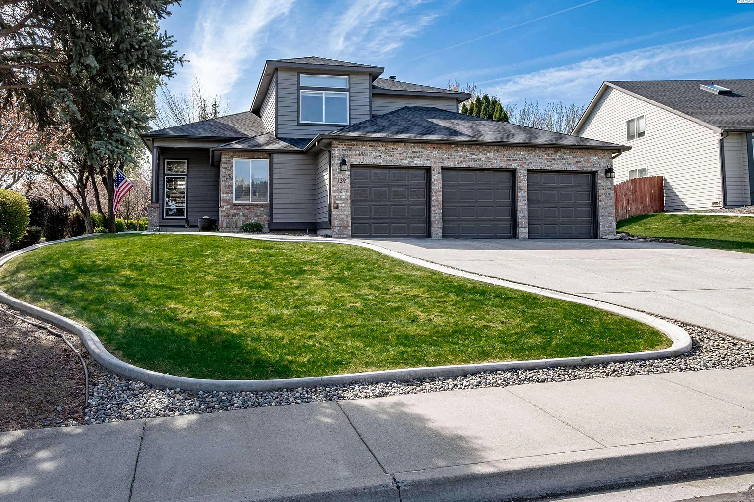 139 W Newhaven Pl photo 1