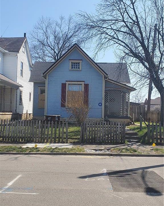 1st image of 20 Drake Ave