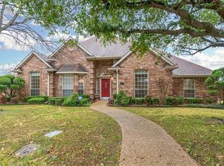 907 Brittany Dr, Lewisville, TX 75067