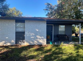 1001 W Haynie St, Llano, TX 78643