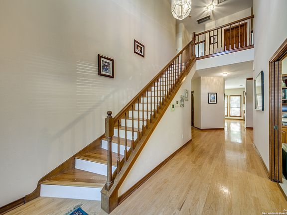 3rd image of 9707 Mid Circle Dr