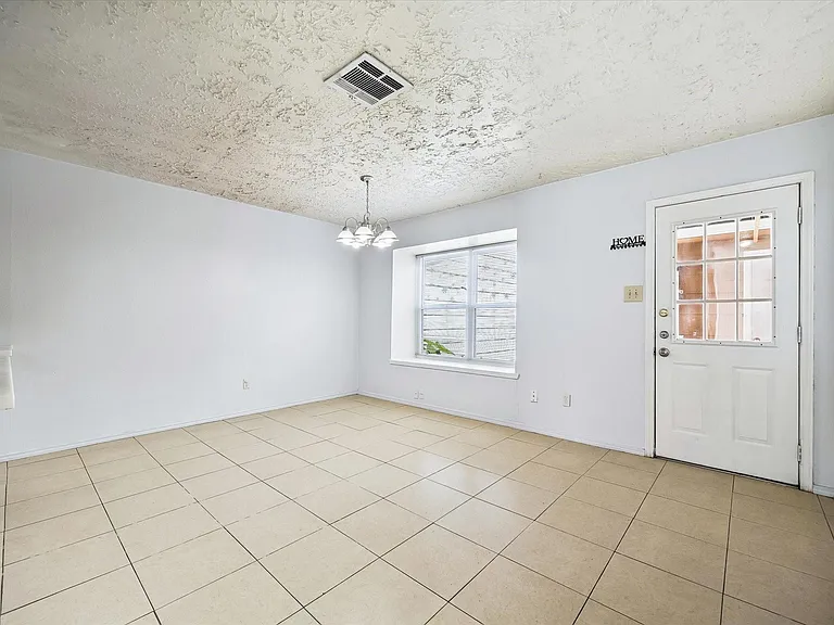 6407 S Briar Bayou Dr — Photo 6