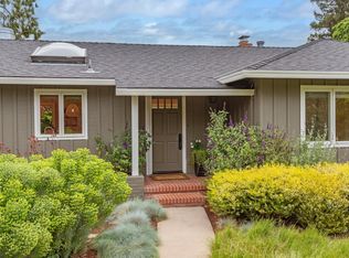 550 Saint Francis Pl, Menlo Park, CA 94025