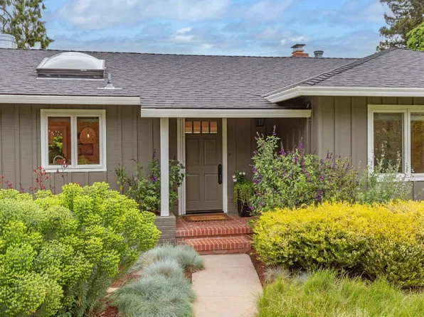 550 Saint Francis Pl, Menlo Park, CA 94025