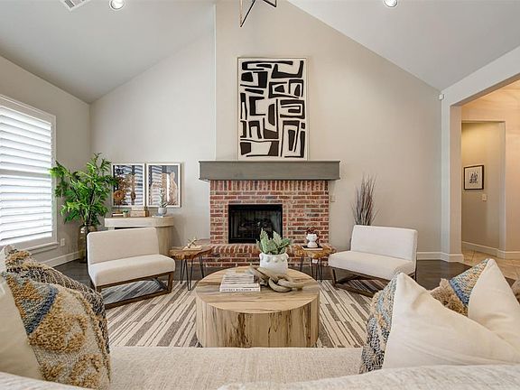 5th image of 2318 Sorrento Dr