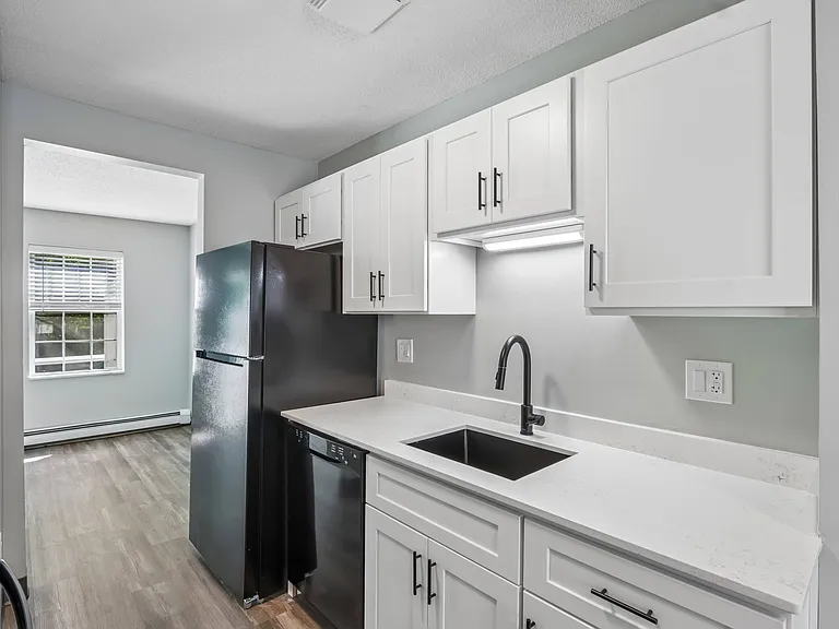 Eastgate Apartments — Photo 6