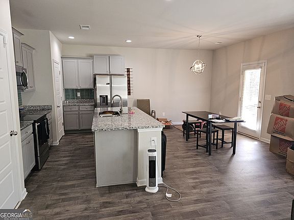 4th image of 1148 Burgundy Dr
