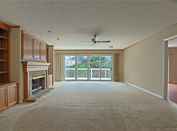 2nd image of 319 E Shay Cir