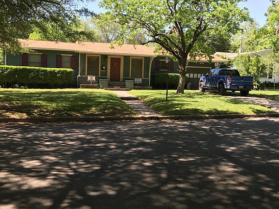 2nd image of 122 Robinhood Pl