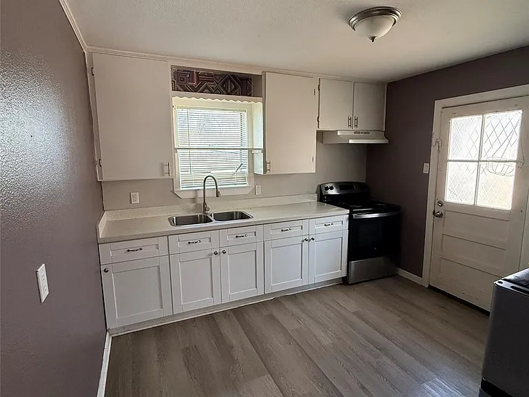 1311 Malvern St — Photo 9