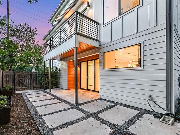3rd image of 1127 Gunter St #1