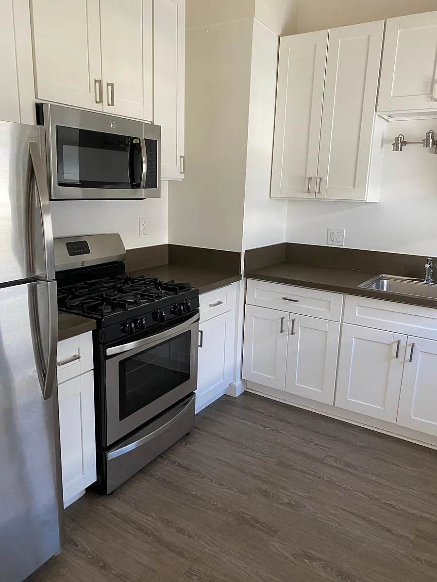 Photo 1 of 18 - 806 N Nopal St #G - Santa Barbara, CA Primary Photo - 806 N Nopal St #G