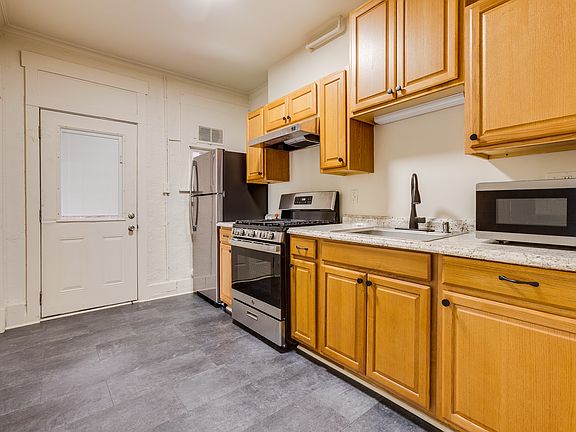 4th image of 609 E Warrington Ave #1