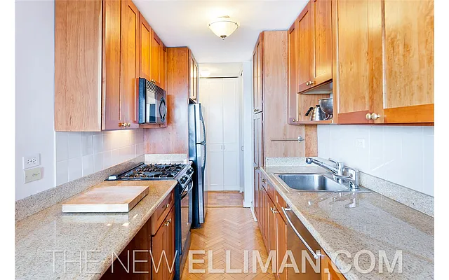 Sold by Douglas Elliman | media 10
