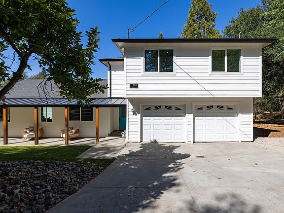 4th image of 8822 Oak Grove Avenue