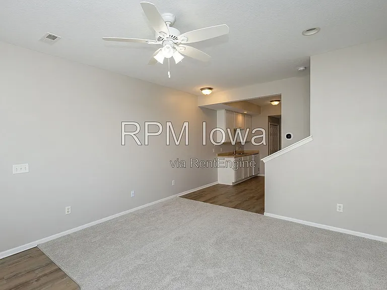 1108 NE 7th Ln — Photo 6