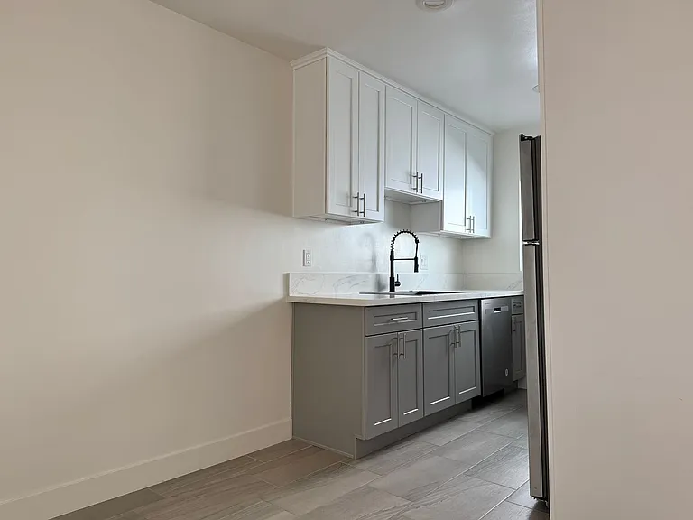 120 S Oxford Ave #8 — Photo 3