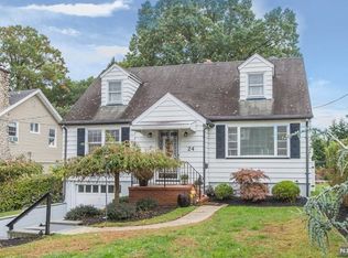 24 Squaw Brook Rd, North Haledon, NJ 07508