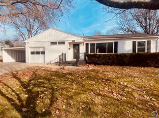 2424 SW Indian Trl, Topeka, KS 66614