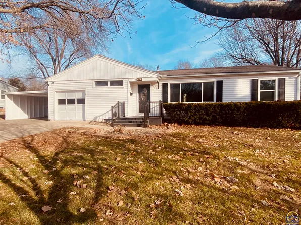 2424 SW Indian Trl, Topeka, KS 66614