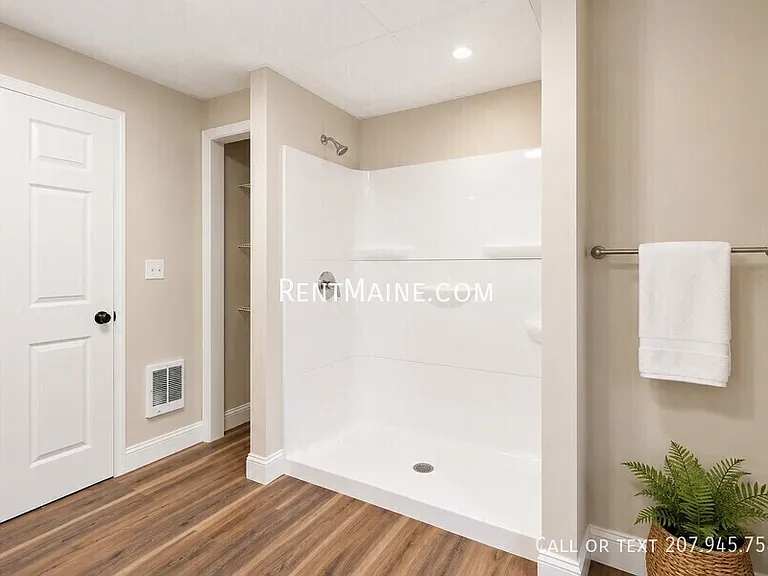 392 S Main St #1 — Photo 17