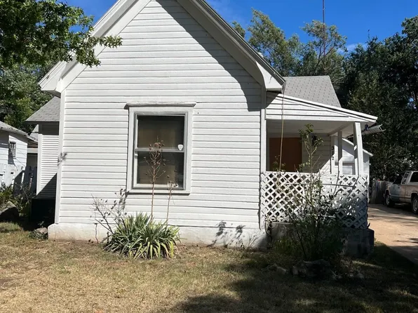 312 Iowa St, Winfield, KS 67156