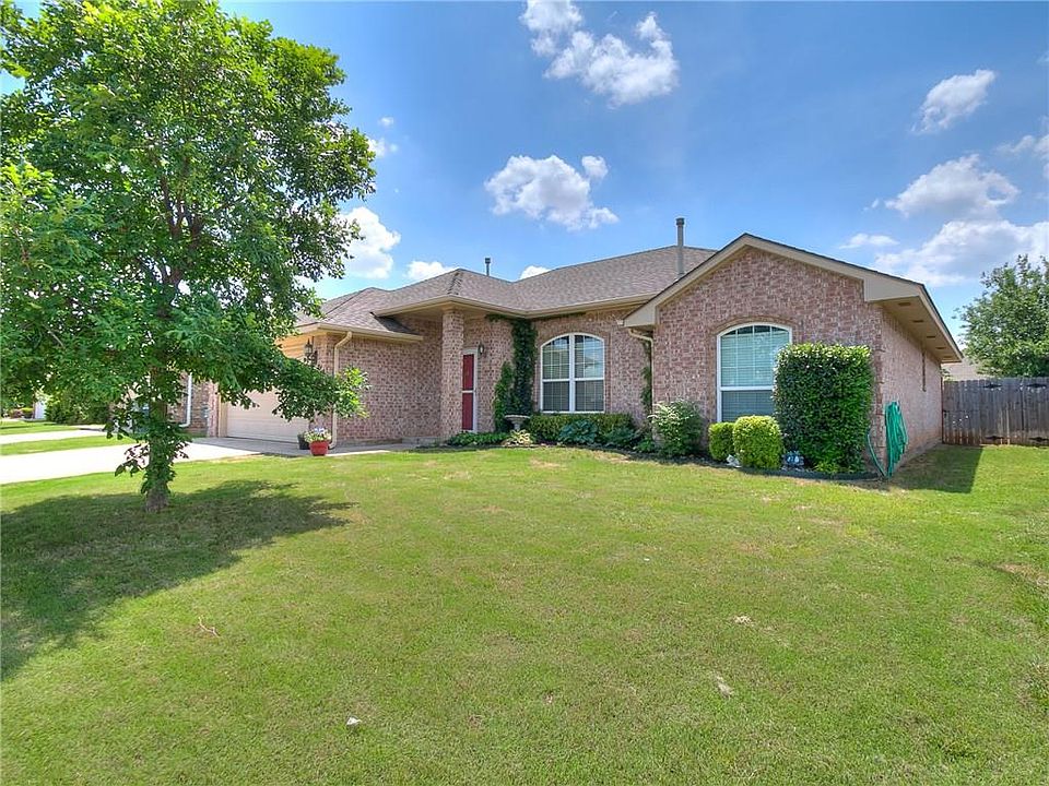 1st image of 2310 Blue Jay Dr