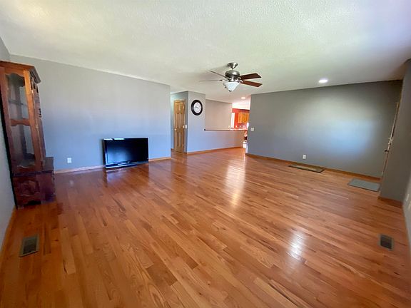 4th image of 1509 Apache Ave