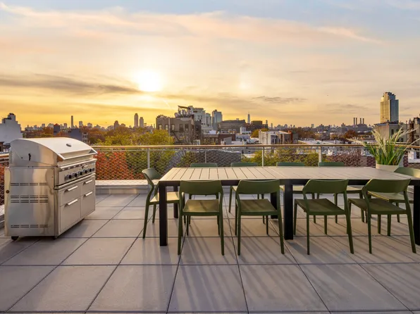 584 Leonard Street image 19 of 20