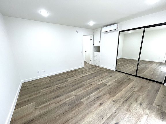 5th image of 3420 Mentone Ave APT 8