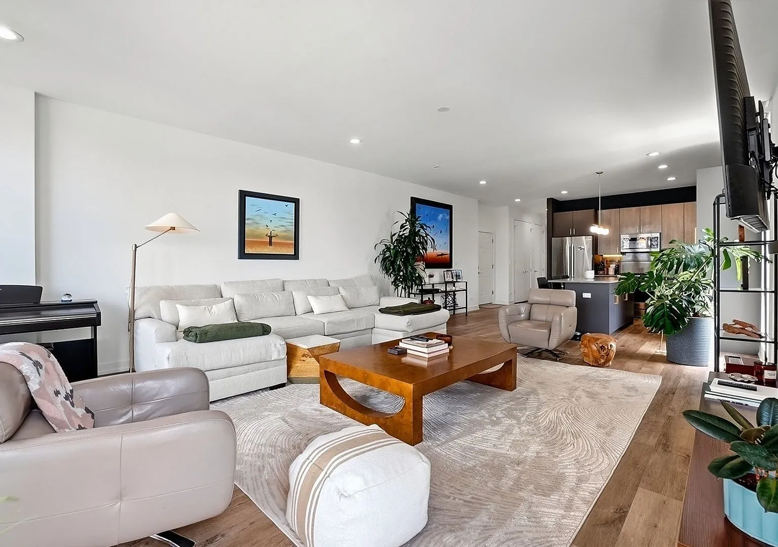 3 bed, 1680 sqft, $3,900 — Photo 3