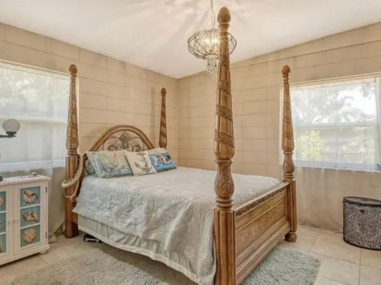 352 Tihami Rd — Photo 8