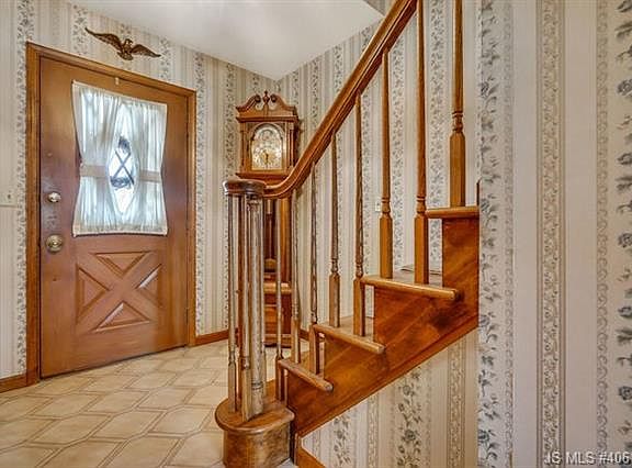 4th image of 824 Forepeak Dr