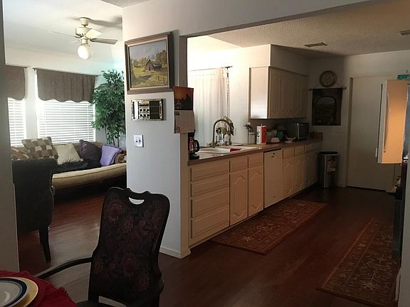 3rd image of 1513 Berkeley Dr