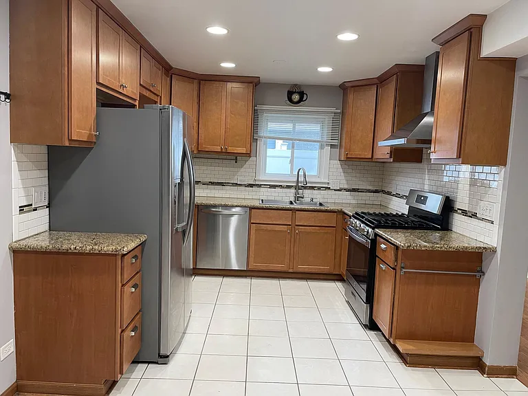 3050 Long Grove Ln — Photo 10