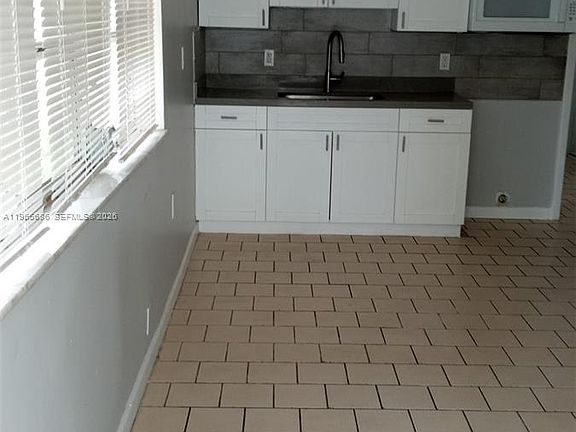 2nd image of 1855 Cleveland St APT A