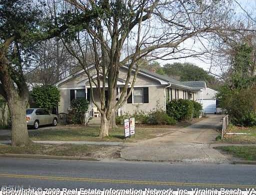 3rd image of 9536 Capeview Ave #B