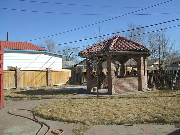 back yard w/gazebo