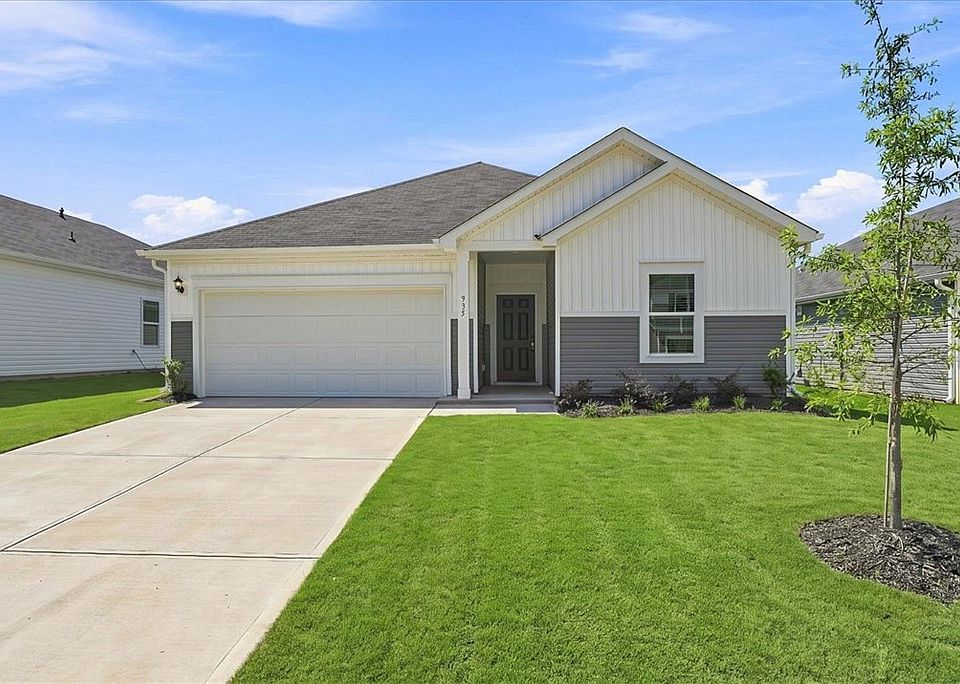 1st image of 935 Rising Oak Ct