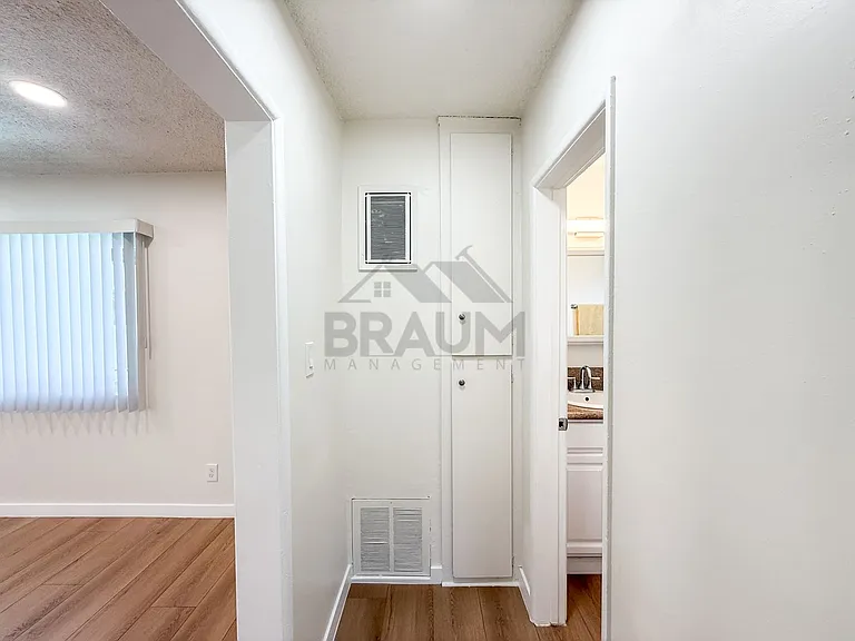 6336 TUJUNGA AVE. — Photo 12