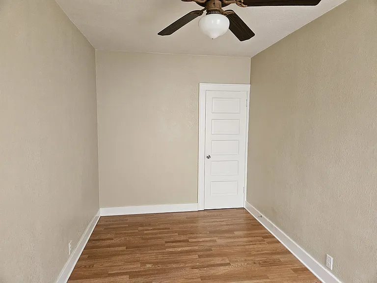 110 S Fond Du Lac Ave #5 — Photo 11