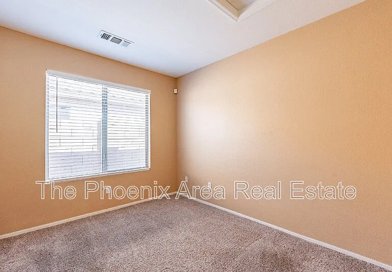 1261 N Balboa Dr — Photo 16
